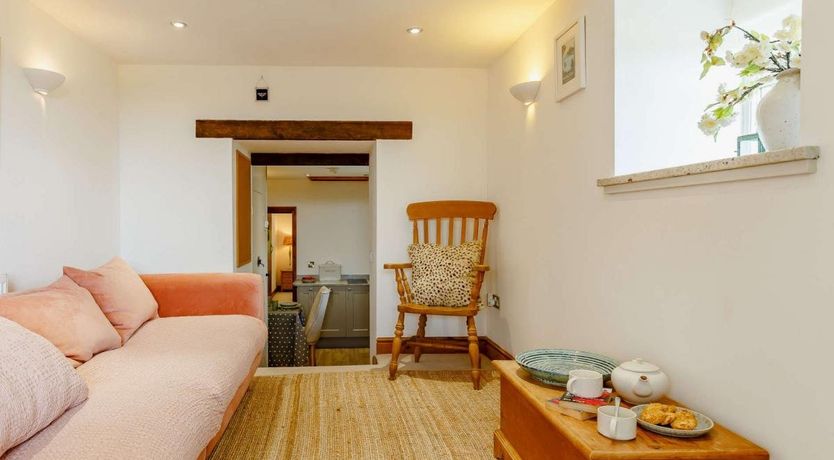 Photo of 1 Bed in Long Rock