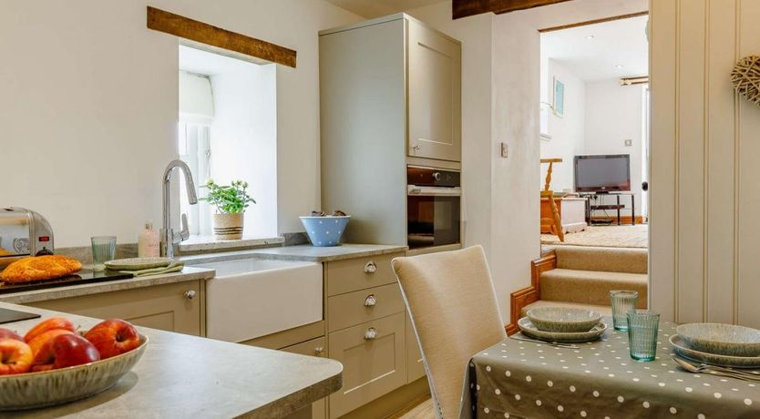 Photo of 1 Bed in Long Rock