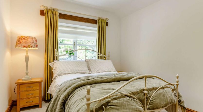 Photo of 1 Bed in Long Rock