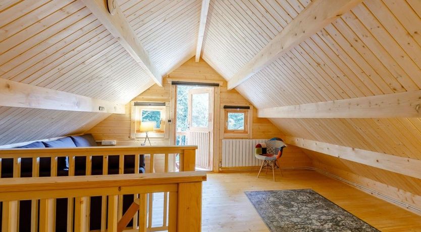 Photo of 2 Bed in Whitstone