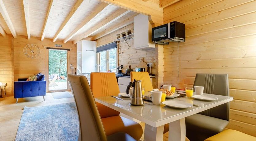 Photo of 2 Bed in Whitstone