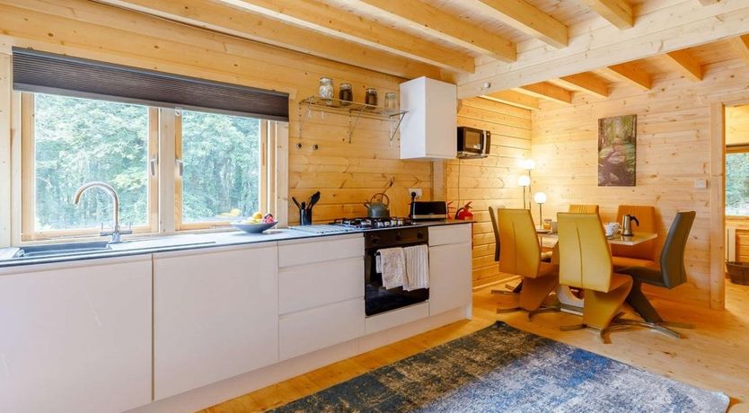 Photo of 2 Bed in Whitstone