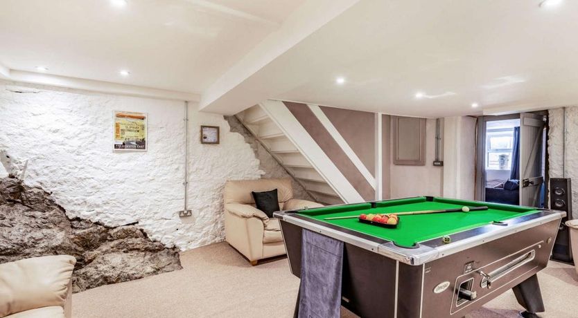 Photo of 2 Bed in Pembroke