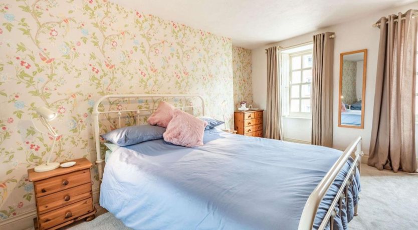 Photo of 2 Bed in Pembroke