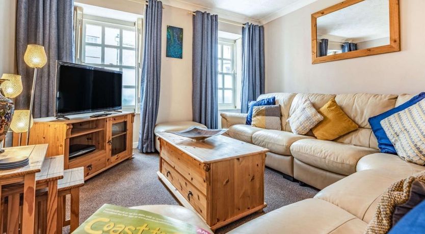 Photo of 2 Bed in Pembroke