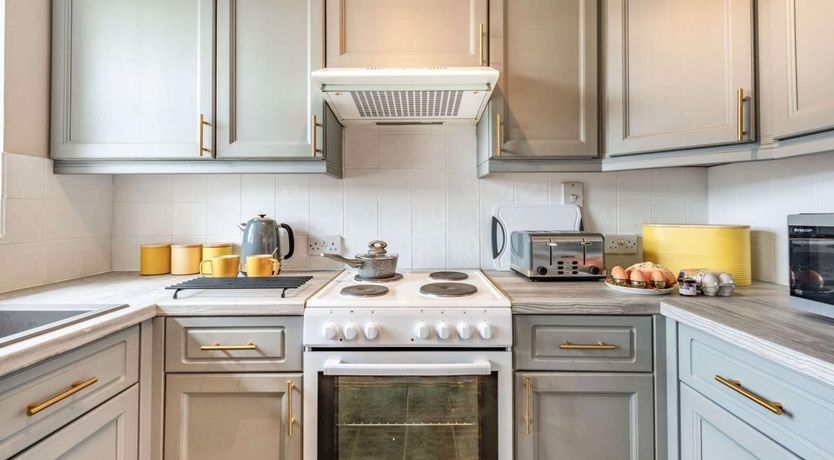 Photo of 2 Bed in Pembroke