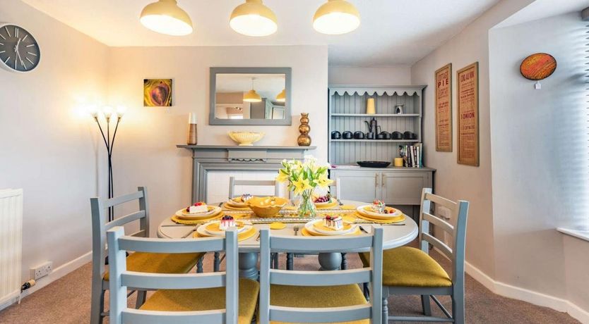 Photo of 2 Bed in Pembroke