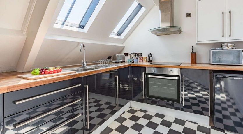 Photo of 2 Bed in Tenby