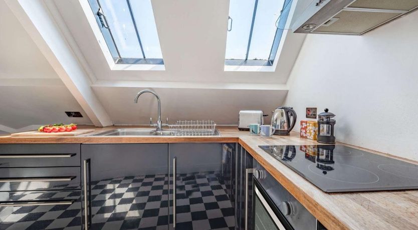 Photo of 2 Bed in Tenby