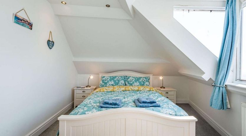 Photo of 2 Bed in Tenby