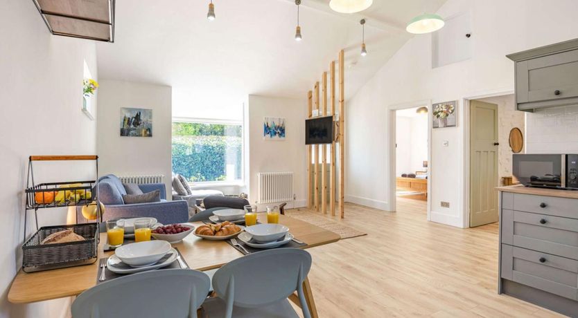 Photo of 2 Bed in Lymington