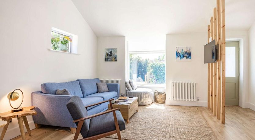 Photo of 2 Bed in Lymington