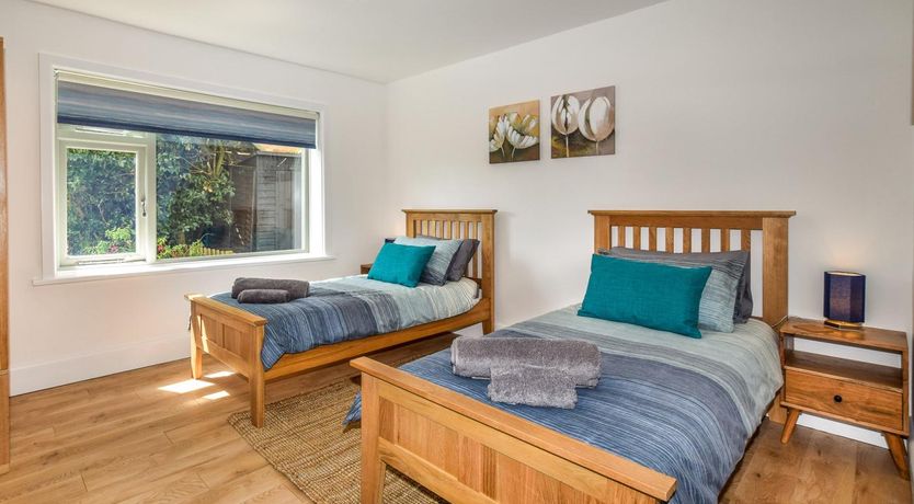 Photo of 2 Bed in Lymington