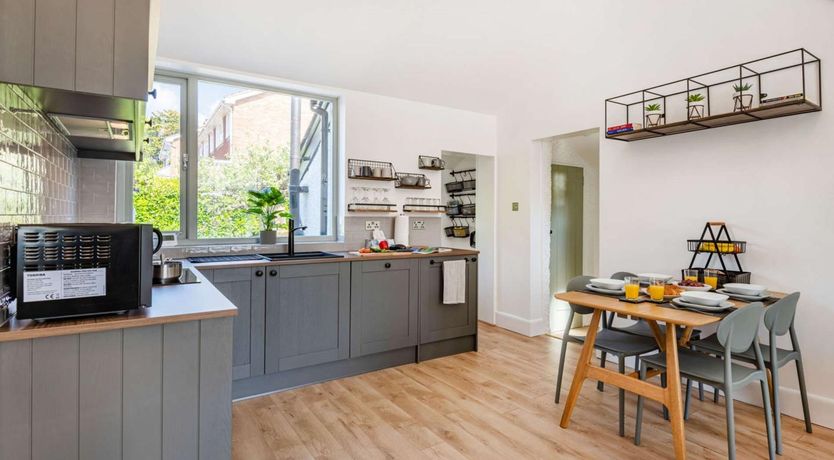 Photo of 2 Bed in Lymington