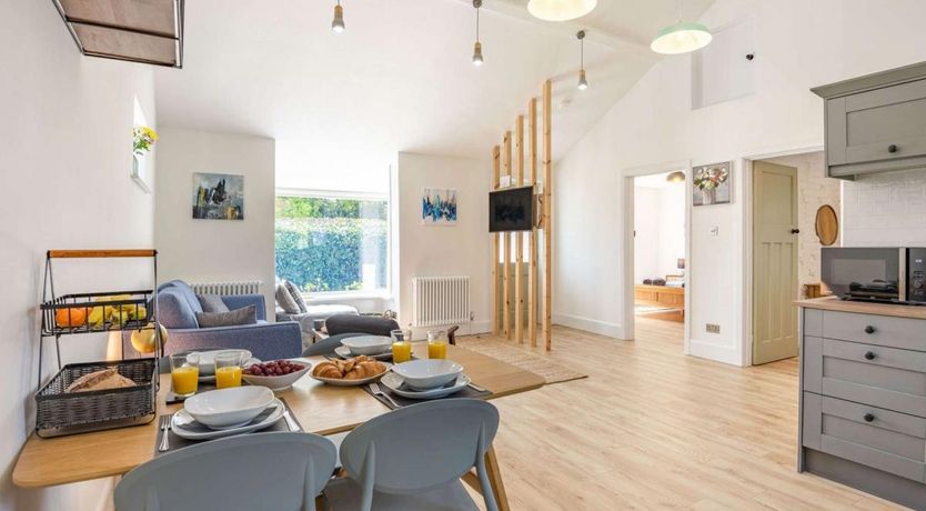 Photo of 2 Bed in Sway