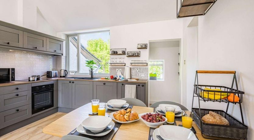 Photo of 2 Bed in Sway