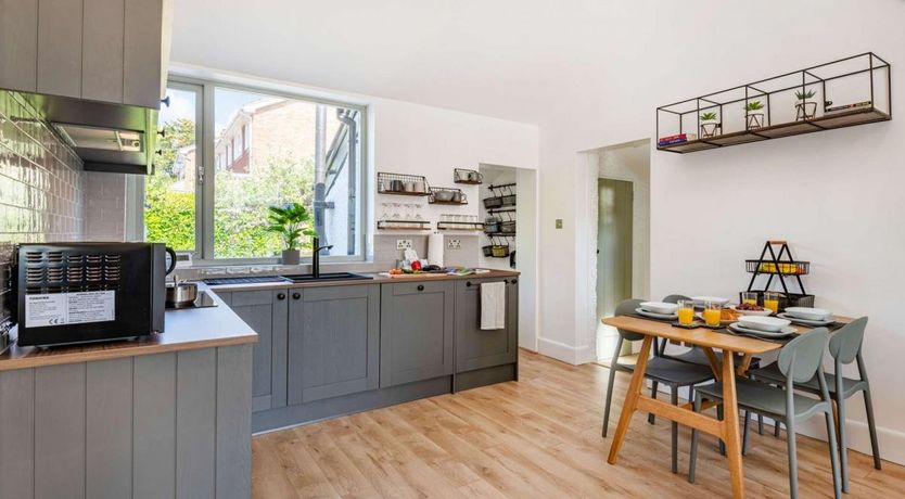 Photo of 2 Bed in Sway