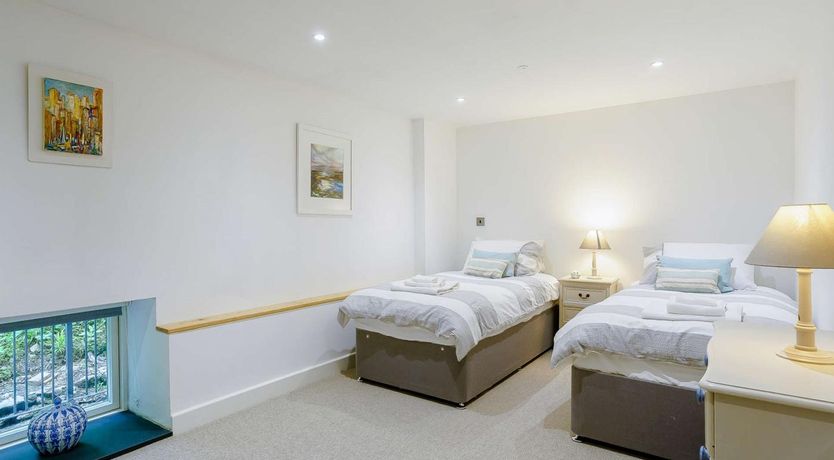 Photo of 2 Bed in Cowbridge