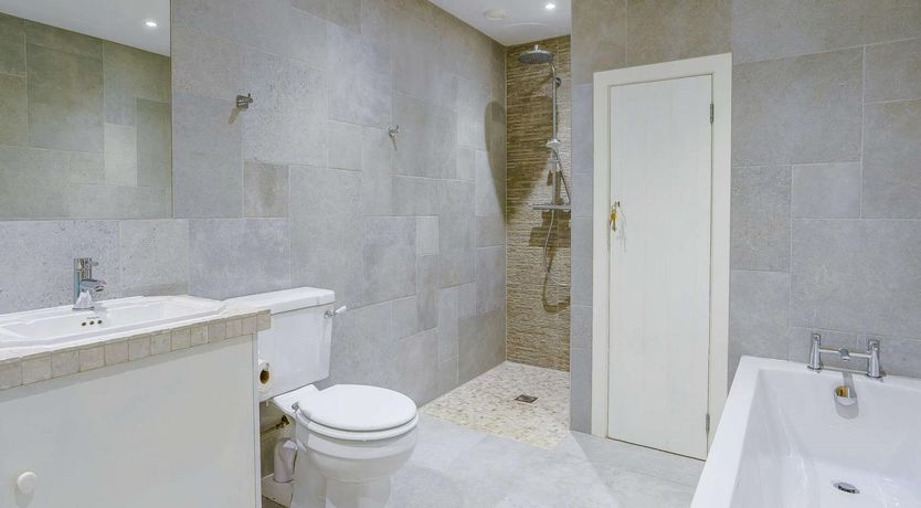 Photo of 2 Bed in Cowbridge