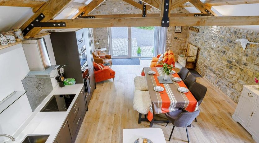 Photo of 2 Bed in Llanmihangel