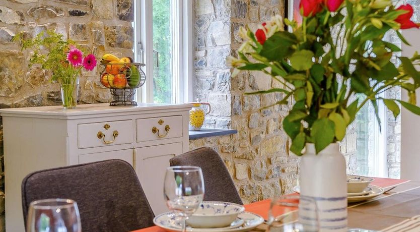 Photo of 2 Bed in Llanmihangel