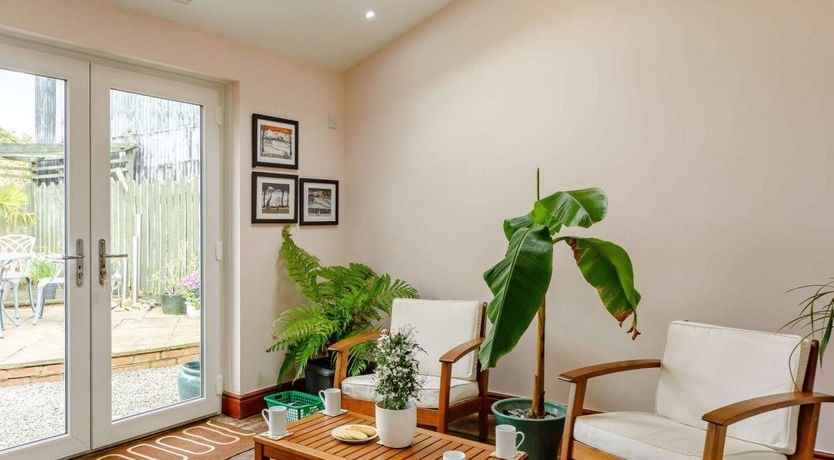 Photo of 2 Bed in Croft Ends