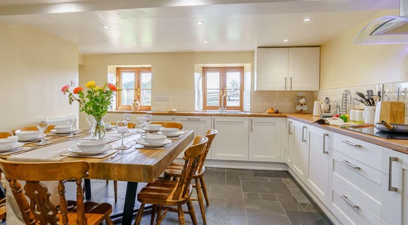 Photo of 4 Bed in Abergavenny