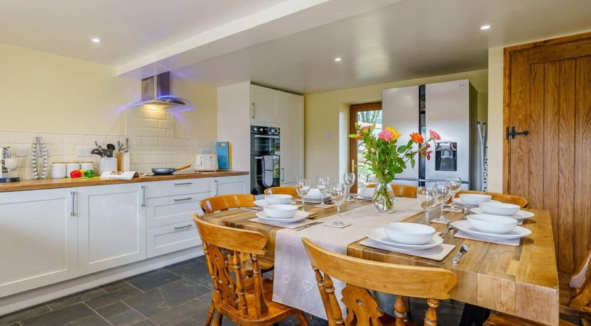 Photo of 4 Bed in Abergavenny