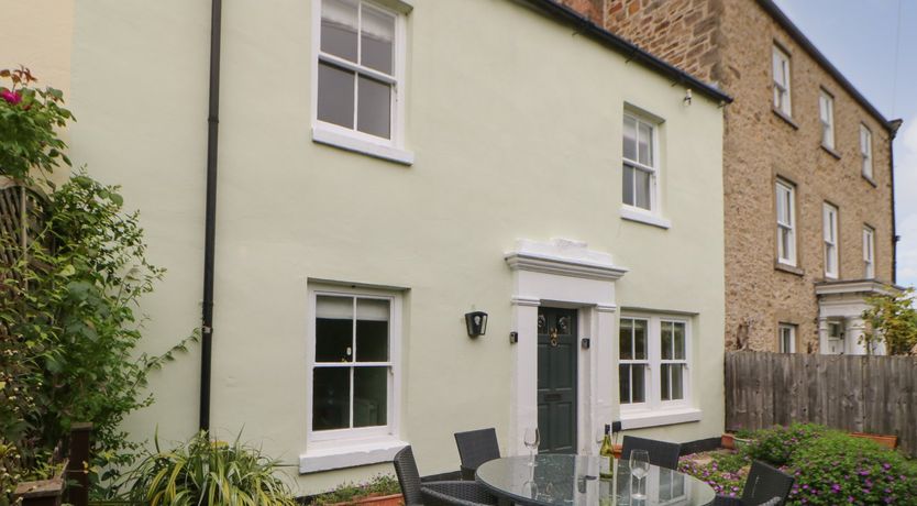 Photo of Hutchinson House