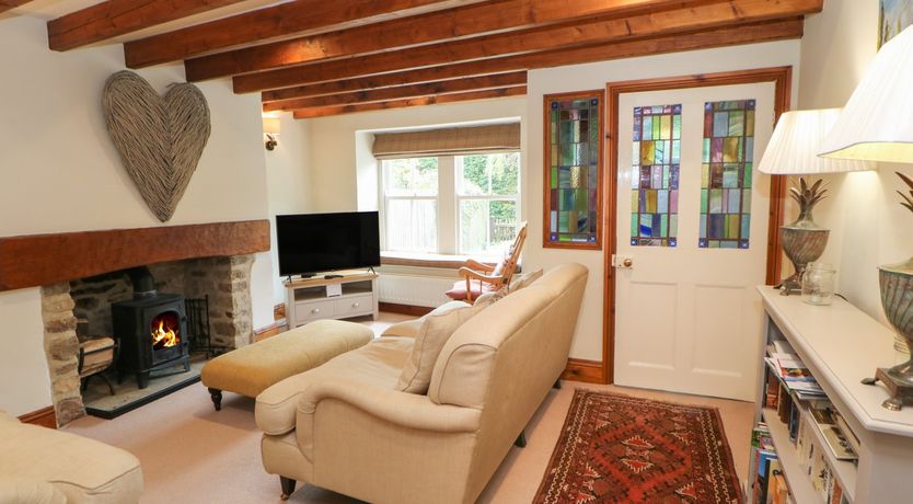 Photo of Hutchinson House