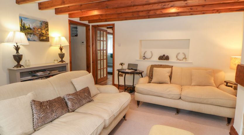 Photo of Hutchinson House