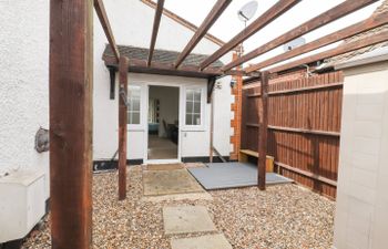 493 Little Wakering Road Holiday Cottage
