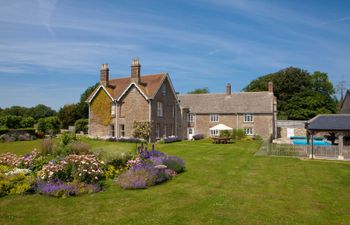 Round & Round The Garden Holiday Cottage