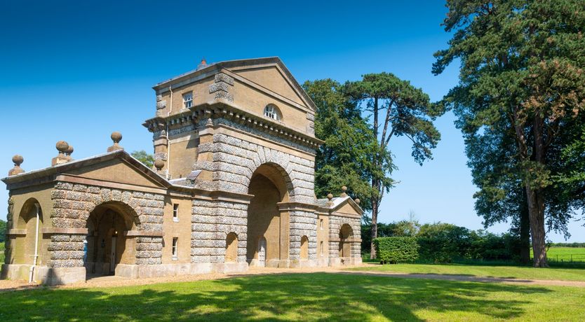 Photo of The Triumphal Arch East