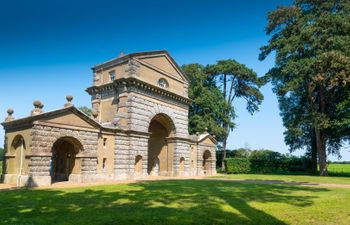 The Triumphal Arch East Holiday Home