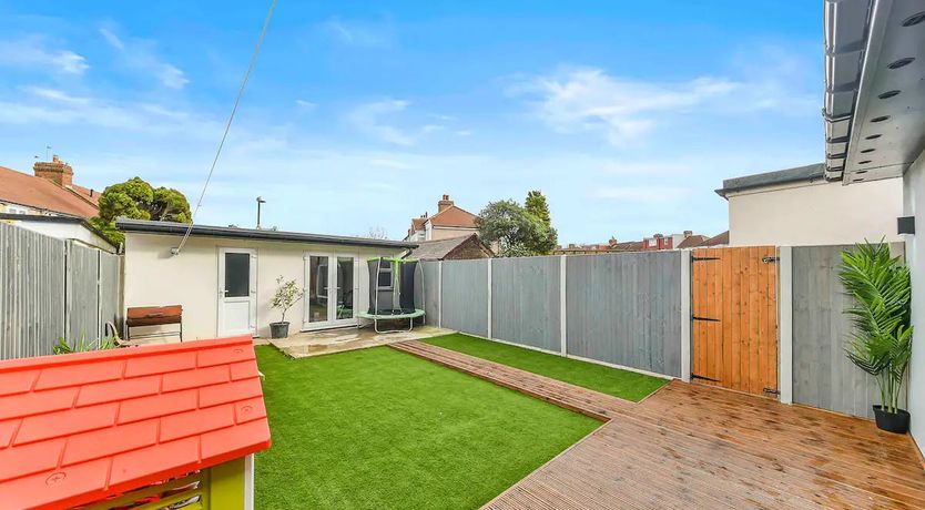 Photo of Atlas Walls