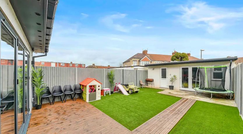 Photo of Atlas Walls