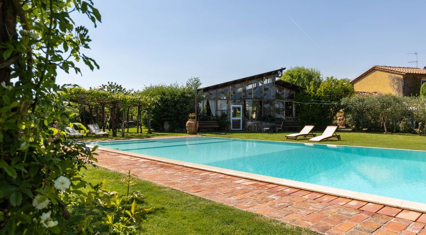 Photo of Tuscan Rose