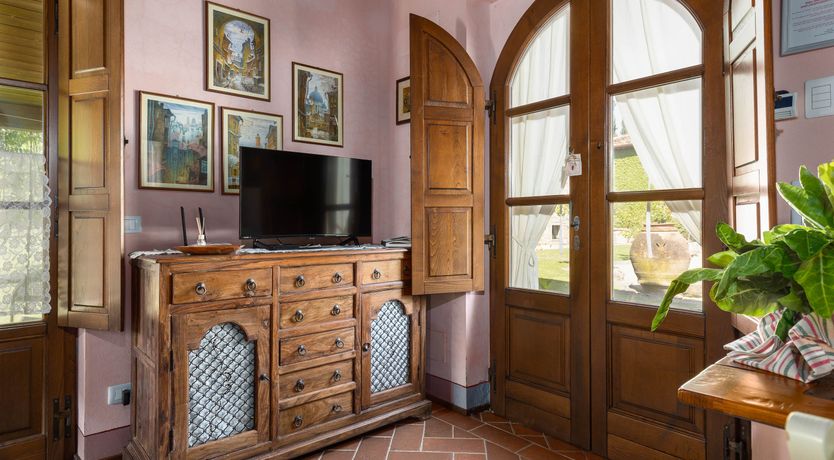 Photo of Tuscan Rose