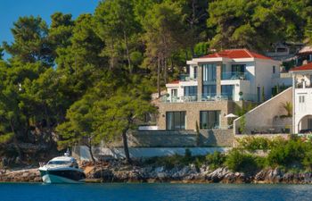 Dreams Through The Leaves Holiday Home