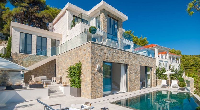 Photo of Dreams Through The Leaves