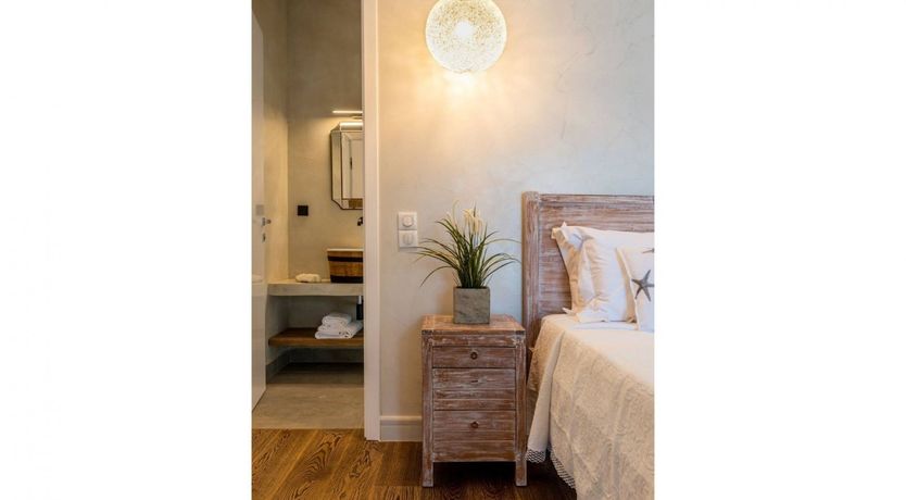 Photo of Driftwood & Olives