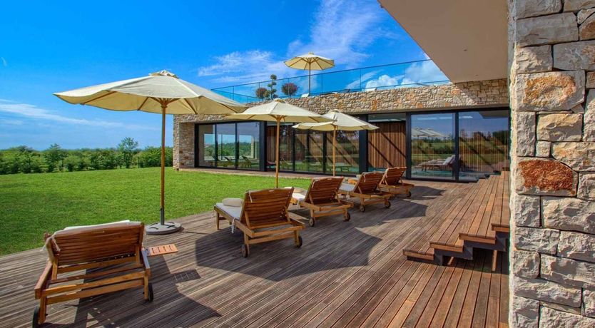 Photo of Citrus Tree Breeze