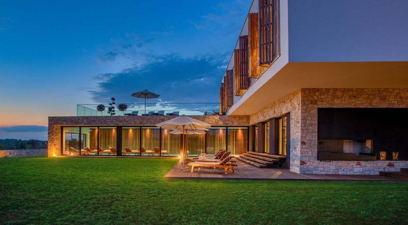 Photo of Citrus Tree Breeze