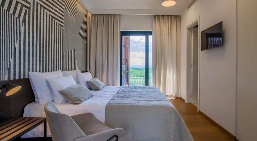 Photo of Citrus Tree Breeze