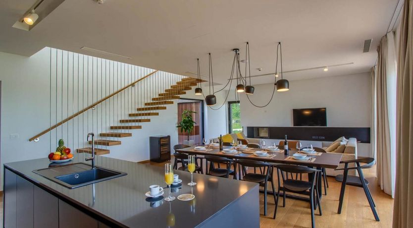 Photo of Citrus Tree Breeze