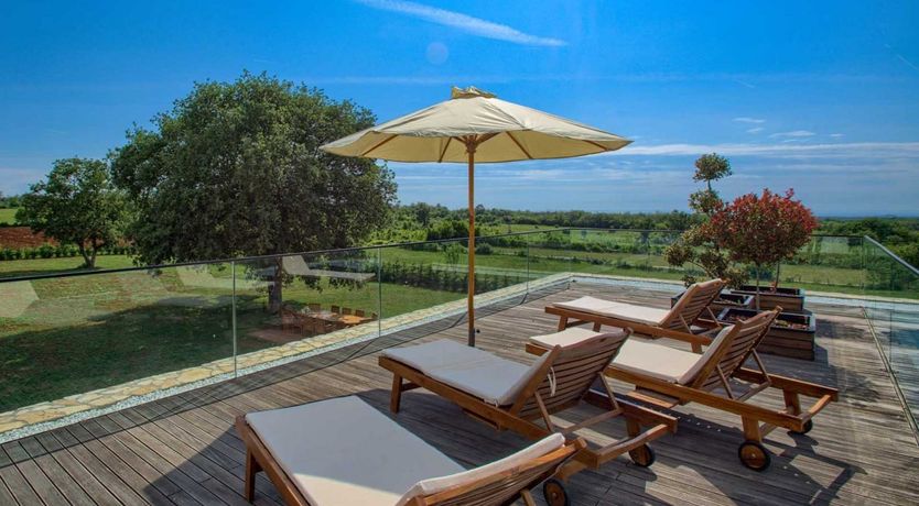 Photo of Citrus Tree Breeze