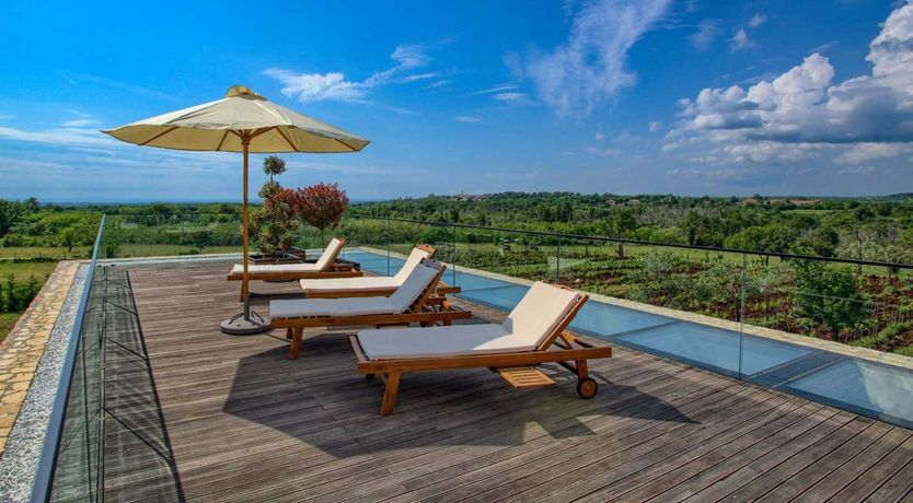 Photo of Citrus Tree Breeze