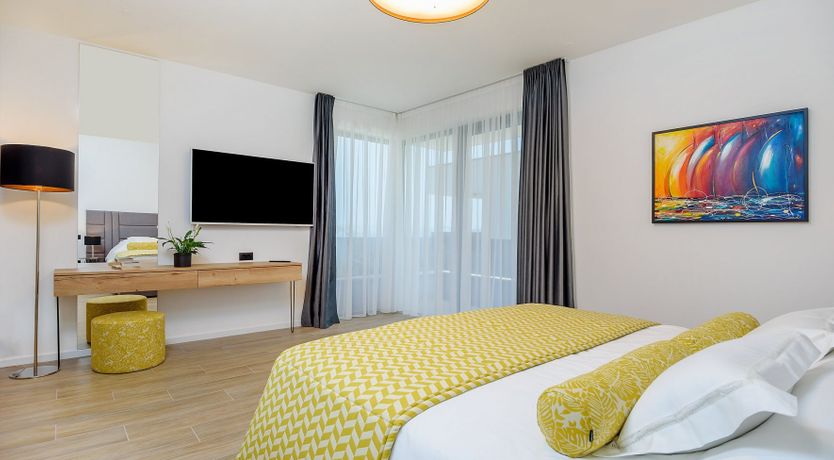 Photo of Gin & Lemon Juice