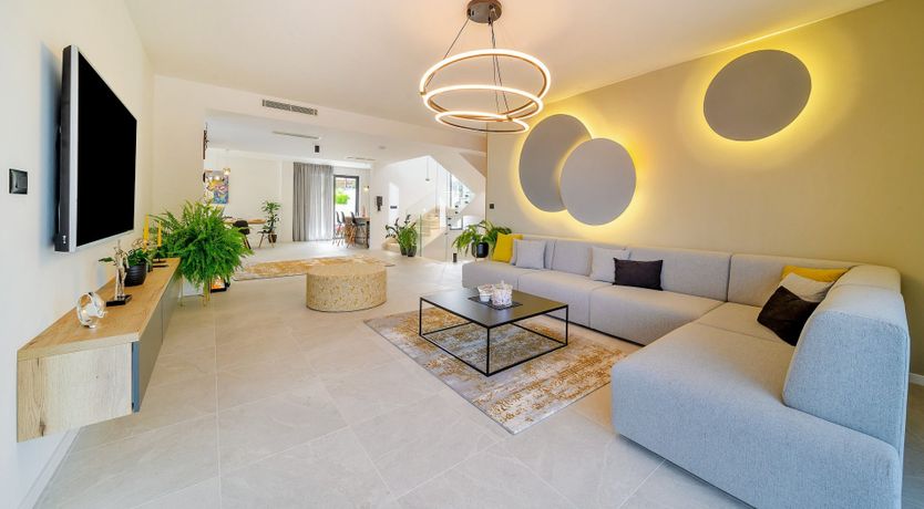 Photo of Gin & Lemon Juice